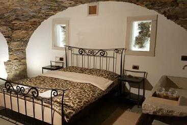 پانسیون Wine Cellar Room