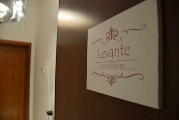 تختخواب و صبحانه Levante