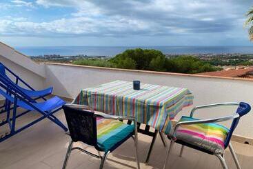ベッドアンドブレックファースト Palm Maresme   Suite With Bathroom And Living Room And Terrasse With Ocean Views In A Private Villa