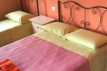 تختخواب و صبحانه Rubilia Rooms Pompei