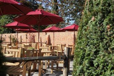 هتل The Cherry Tree Rochford