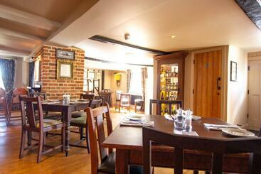 هتل The Cherry Tree Rochford