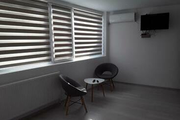 پانسیون Camere De Inchiriat Central La Calciu