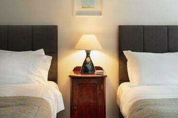تختخواب و صبحانه Bridge Street Townhouse