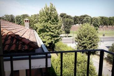 پانسیون Home Sweet Home Affittacamere   Lucca