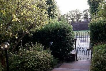 پانسیون Home Sweet Home Affittacamere   Lucca