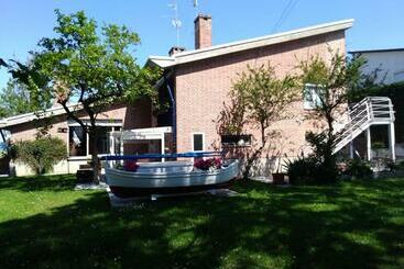 B&b And Sail