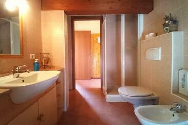 تختخواب و صبحانه Guest House Il Nido Dello Svasso  Foresteria Lombarda