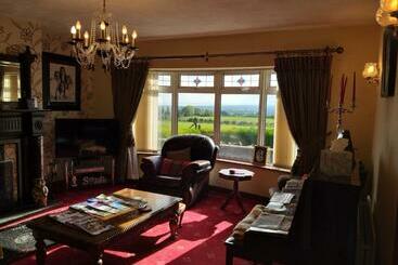 تختخواب و صبحانه Antrim Heights Bnb