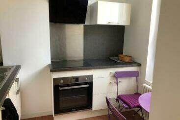 تختخواب و صبحانه La Villa B