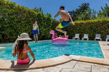 Апарт-отель La Collina Di Montegrappa   Suites With Heated Private Pool   Suites With Shared Pool