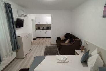 پانسیون Casa Laur