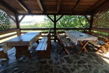 پانسیون Casa Laur