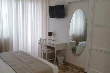 پانسیون Ostuni Crispi House