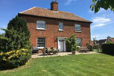 پانسیون The Stables Kings Ripton