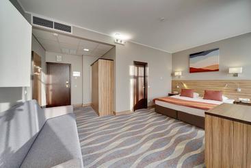هتل Repino Cronwell Park  & Spa