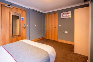 בית מלון כפרי The Derby Conference Centre And