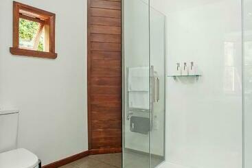 تختخواب و صبحانه Pepper Tree Villa