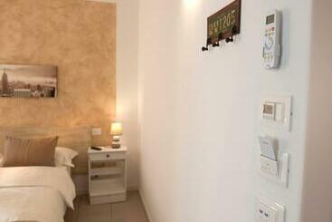 هتل Le Suites   Di Fronte Ospedale Sacro Cuore