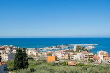 تختخواب و صبحانه Benvenuti Al Sud