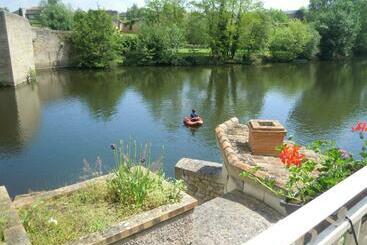 تختخواب و صبحانه Moulin De L Abbesse