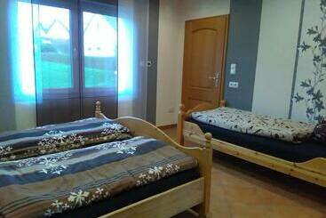 פנסיון Gästehaus Kleine Lana