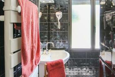 پانسیون Maison 4 étoiles Et Studio 3 étoiles Indépendants Avec Piscine