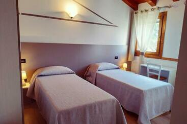 هتل Agriturismo Le Colonie