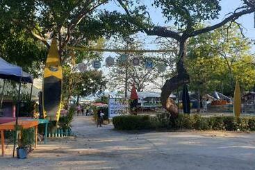 Mactan Newtown With Sun Set And Garden View