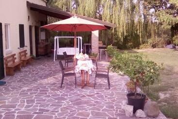پانسیون Borgo Tarapino