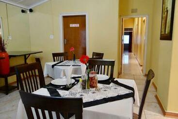 پانسیون Lilliz Guest House