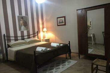 تختخواب و صبحانه Al Castello