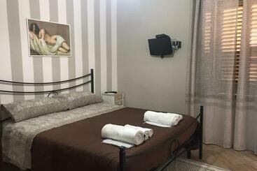 تختخواب و صبحانه Al Castello