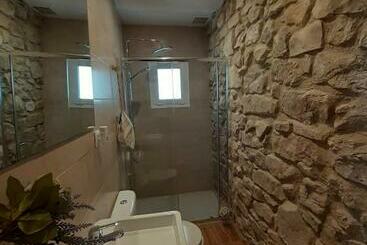 تختخواب و صبحانه Casa La Foradada