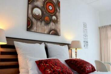پانسیون Azrielle Guesthouse