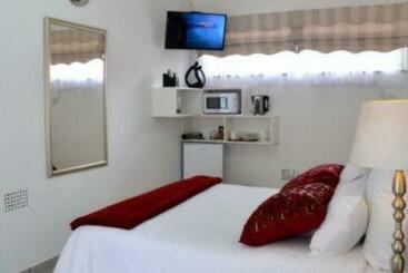 پانسیون Azrielle Guesthouse