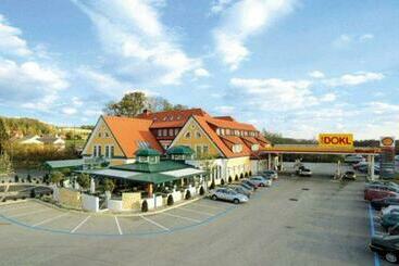 ホテル Rasthaus Zum Dokl