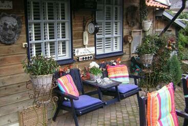 Prive Tuinhuis B&b Elly