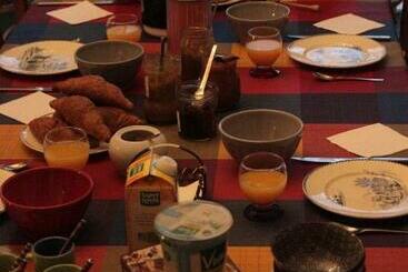 تختخواب و صبحانه Les Sittelles