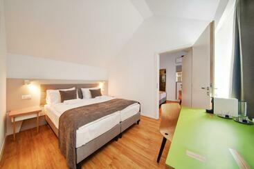 تختخواب و صبحانه Fekete Sas Motel