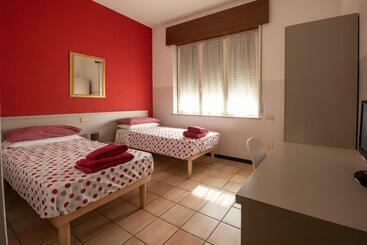 هتل Albergo La Rovere