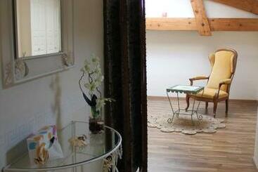 تختخواب و صبحانه Les Charmes De Vincent   Le Loft Cabernet