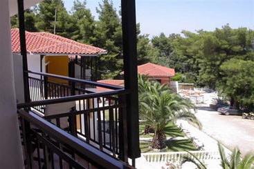 هتل Kassandra Bay Village