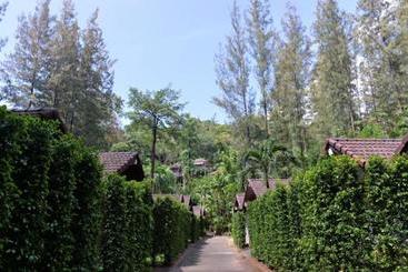 هتل The Delight Pine Tree Village