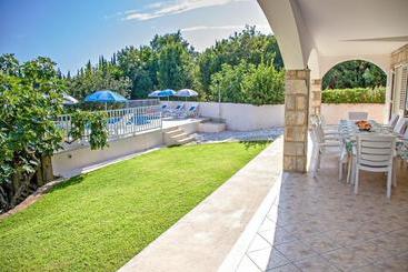Peric Apartments