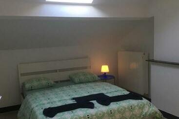 تختخواب و صبحانه Leonard Room