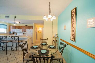 هتل آپارتمان South Padre Island Condo Is Walking Distance To The Beach, Sleeps 6, Third Floor, 2024 Traveler Awar