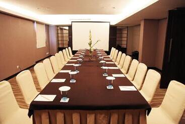 Java Paragon Hotel & Residences
