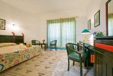 Hotel Samaka Comfort Resort