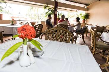 Отель Shikara Beach Resort
